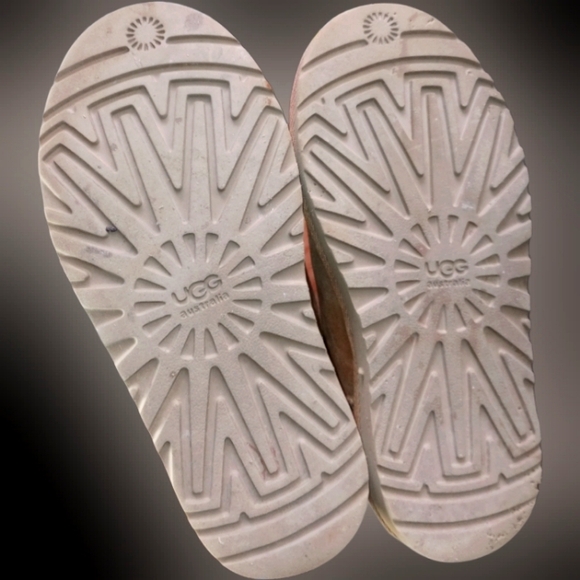 Like new - UGGs Classic II Tall Boots - Picture 5 of 6